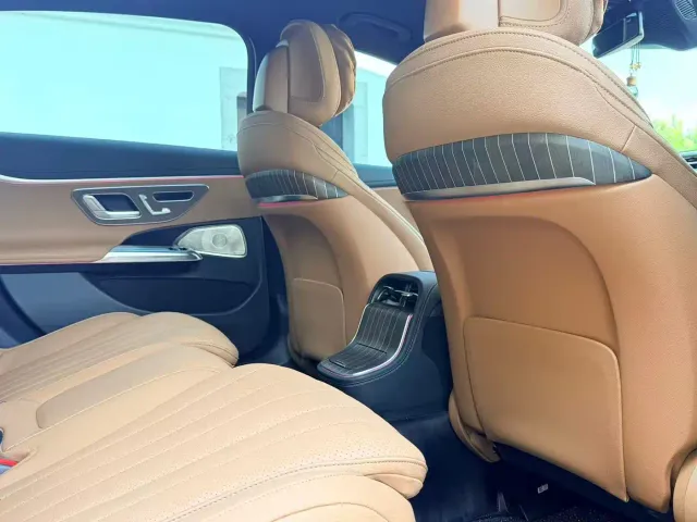 Mercedes-Benz E-Class — Фото автомобиля 8