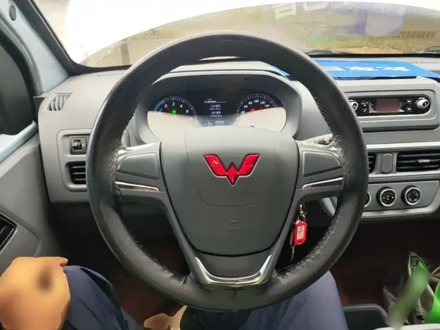 Wuling Yangguang — Фото автомобиля 10