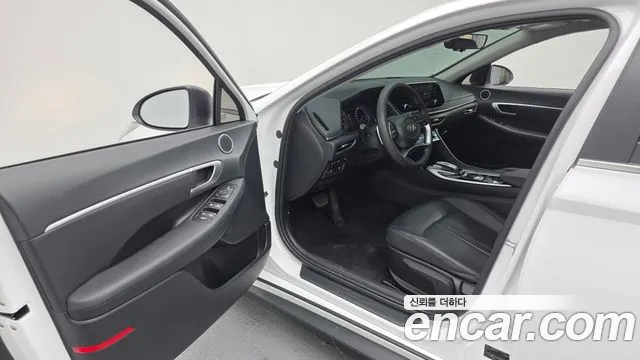 Hyundai Sonata Sonata (DN8) 2.0 LPG(Для проката) — Фото автомобиля 10