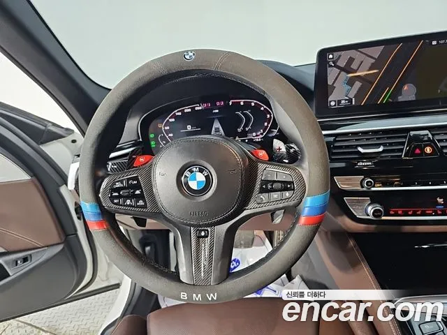 BMW 5 Series G30 — Фото автомобиля 9