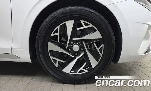 Hyundai Grandeur (New) Hybrid — Фото автомобиля 5