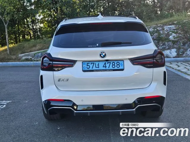 BMW iX3 G08 (2020–2024) — Фото автомобиля 4