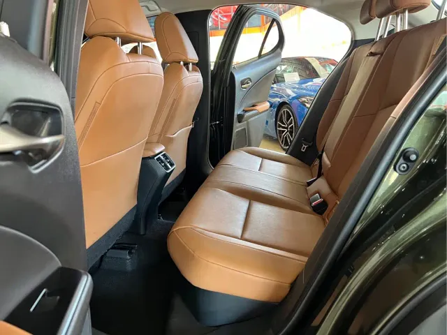 Lexus UX — Фото автомобиля 8