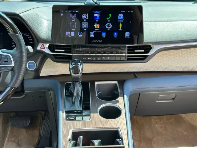 Toyota Sienna — Фото автомобиля 14