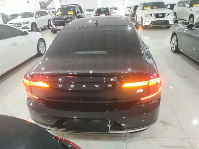 Volvo S90 — Фото автомобиля 5
