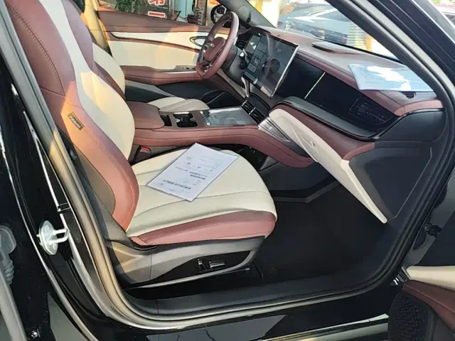 BYD Seal 07 DM-i — Фото автомобиля 24