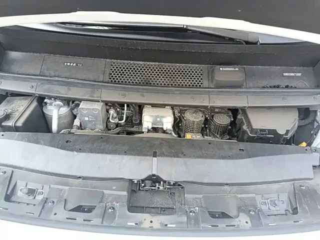Li Auto MEGA — Фото автомобиля 19