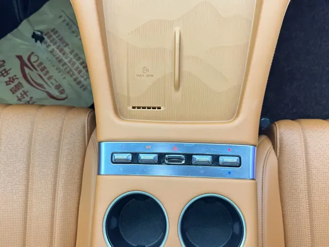 Jetour X70L — Фото автомобиля 12