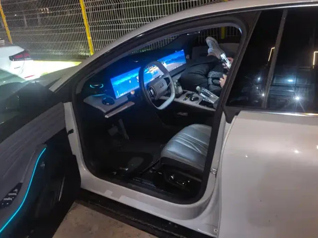 Geely Galaxy E8 — Фото автомобиля 9