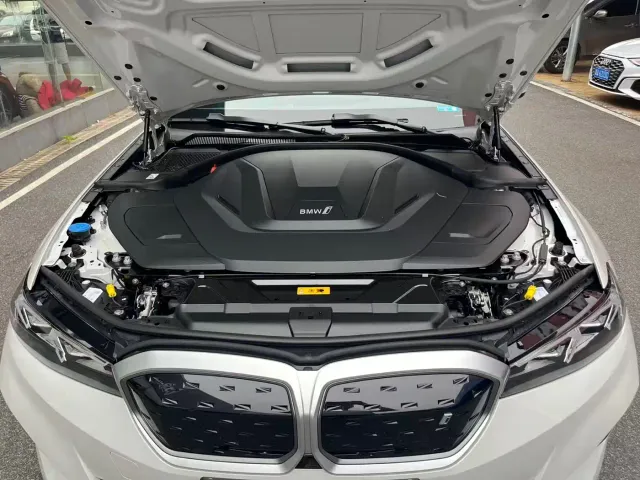BMW i3 — Фото автомобиля 14