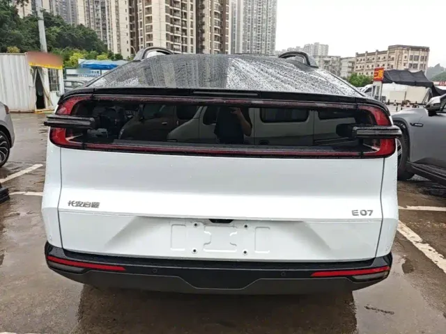 Changan Qiyuan E07 — Фото автомобиля 5