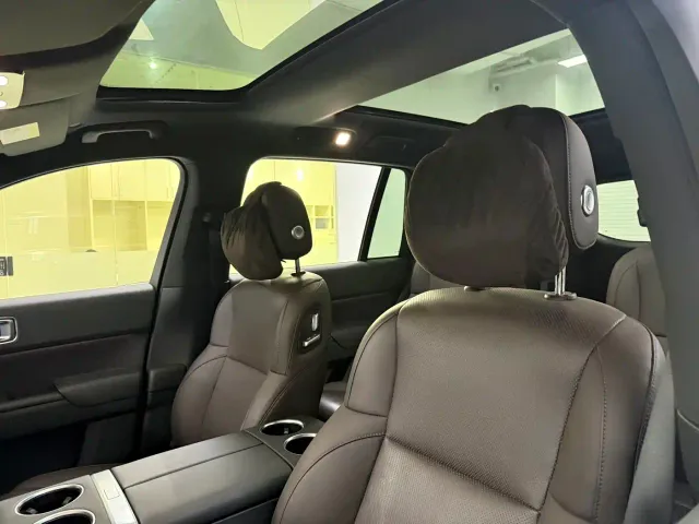 Li Auto L8 — Фото автомобиля 11