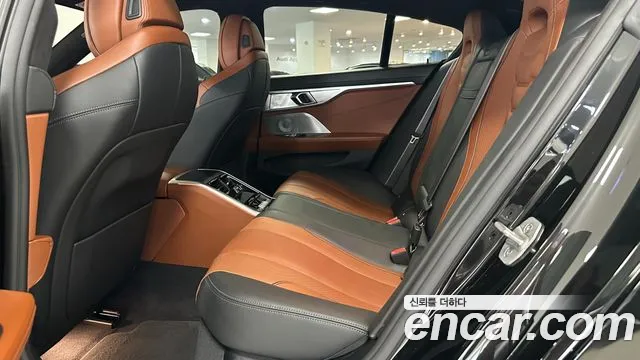 BMW 8 Series G15 — Фото автомобиля 11