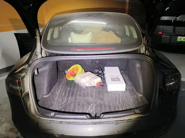 Tesla Model 3 — Фото автомобиля 5