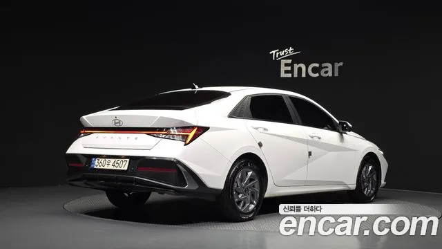 Hyundai Avante — Фото автомобиля 2