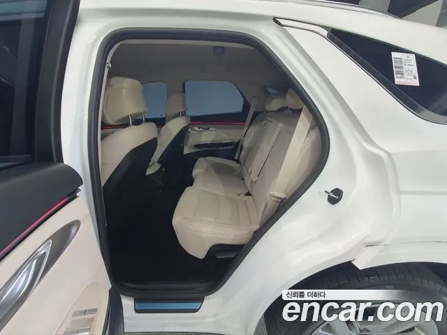 Genesis GV70 — Фото автомобиля 10