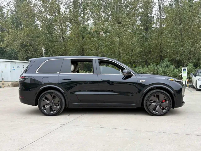 Li Auto L9 — Фото автомобиля 9
