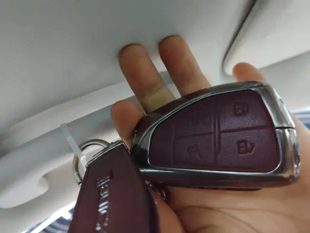 Buick Envision Plus — Фото автомобиля 8