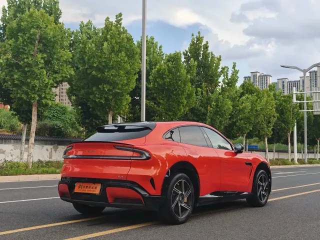 Xiaomi YU7 — Фото автомобиля 4