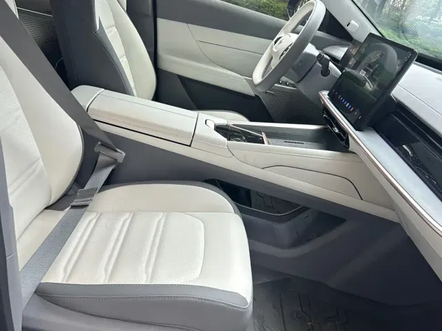 Dongfeng eπ 007 — Фото автомобиля 9