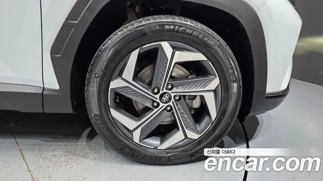 Hyundai Tucson Tucson (NX4) Бензин 1.6 турбо 2WD — Фото автомобиля 5