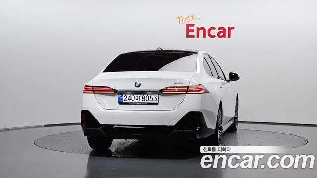 BMW 5 Series — Фото автомобиля 4