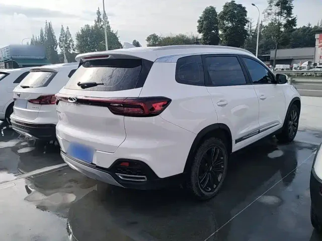 Chery Tiggo 8 — Фото автомобиля 6