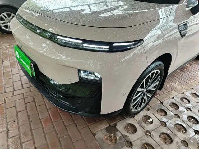 Leapmotor B10 — Фото автомобиля 23