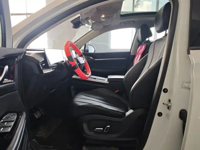 Roewe RX5 eMAX — Фото автомобиля 16