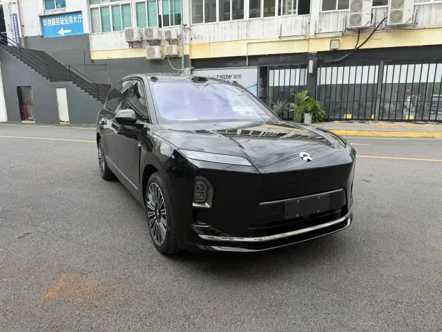 Nio ES8 — Фото автомобиля 3