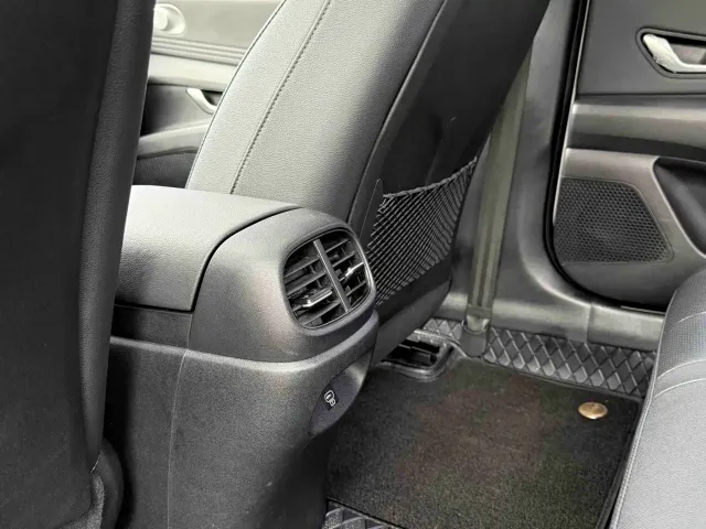 Hyundai Elantra — Фото автомобиля 12