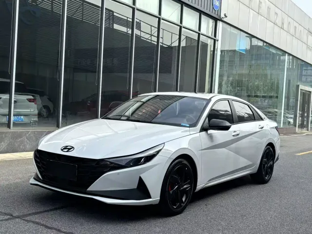 Фотография автомобиля — Hyundai Elantra