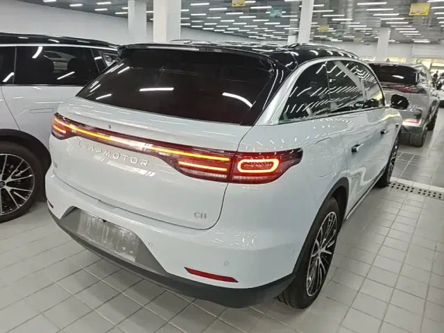 Leapmotor C11 — Фото автомобиля 6