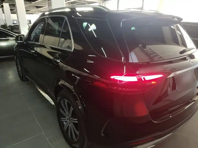 Mercedes-Benz GLE-Class — Фото автомобиля 4