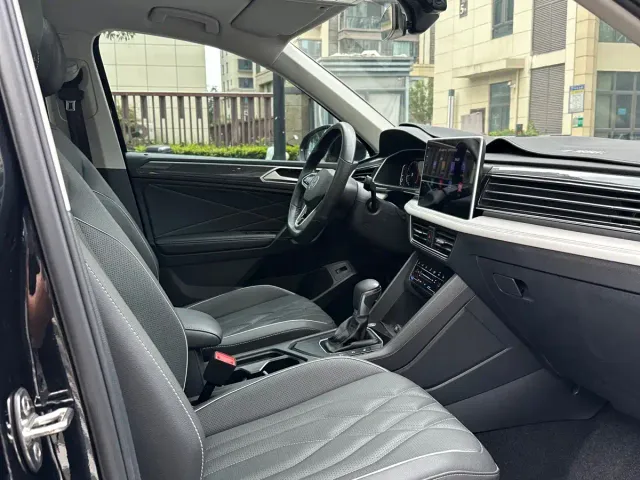 Volkswagen Tiguan L — Фото автомобиля 17