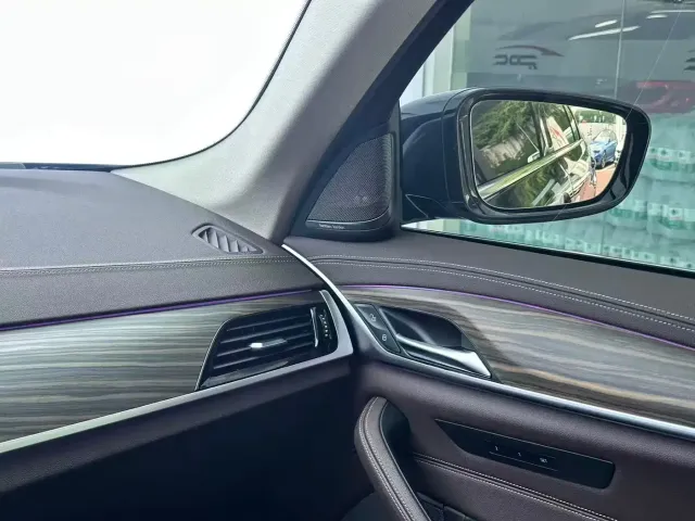 BMW 5 Series — Фото автомобиля 18