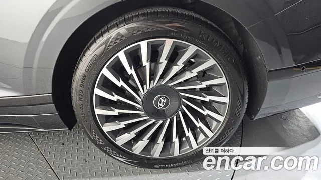 Hyundai Grandeur Grandeur (GN7) 2.5 Бензин 2WD — Фото автомобиля 21