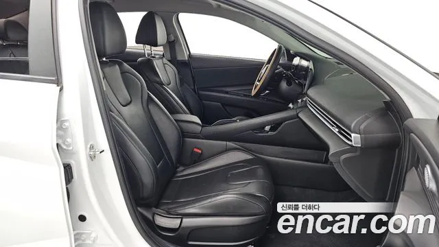 Hyundai AVANTE Avante (CN7) — Фото автомобиля 11