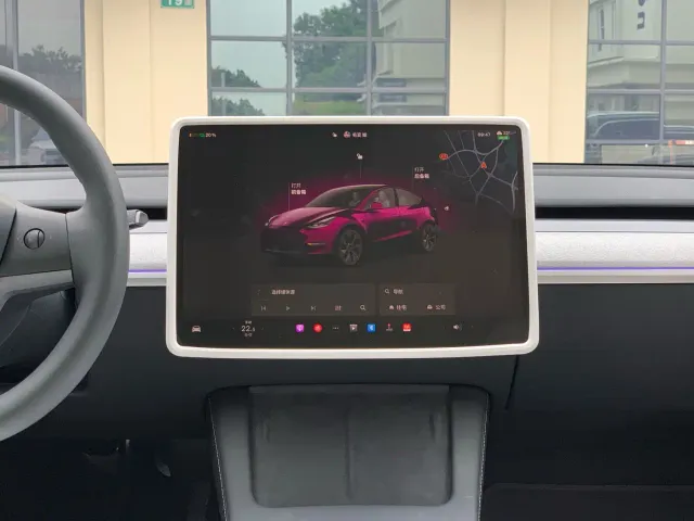 Tesla Model Y — Фото автомобиля 20