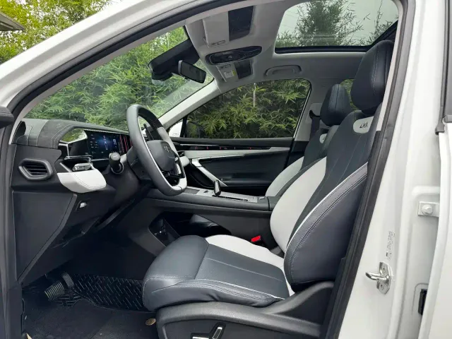 Geely Boyue L — Фото автомобиля 5