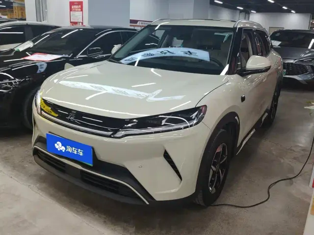 Фотография автомобиля — BYD Yuan UP