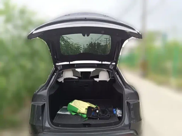 Tesla Model Y — Фото автомобиля 15