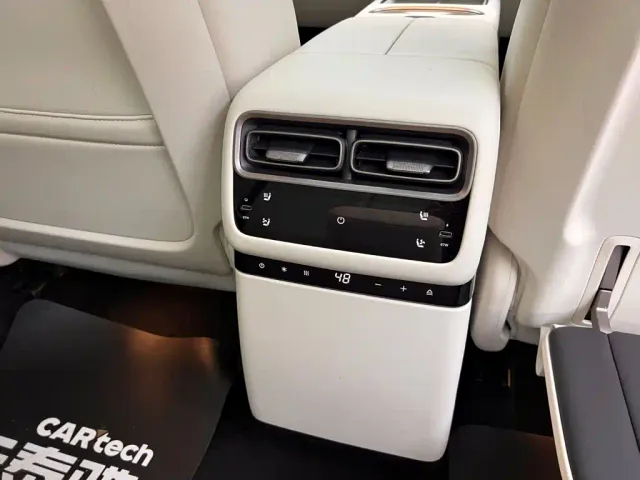 Li Auto i6 — Фото автомобиля 25