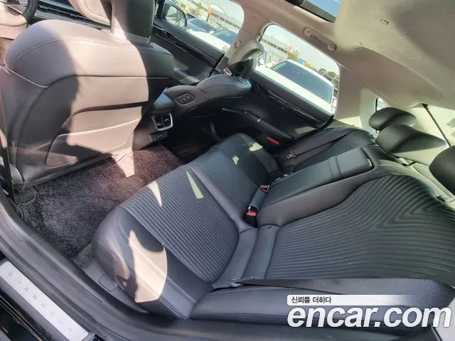 Hyundai Grandeur Grandeur (GN7) 3.5 Бензин 2WD — Фото автомобиля 8