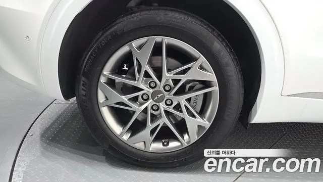 Genesis GV70 — Фото автомобиля 5