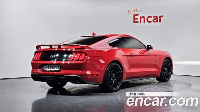 Ford Mustang — Фото автомобиля 2