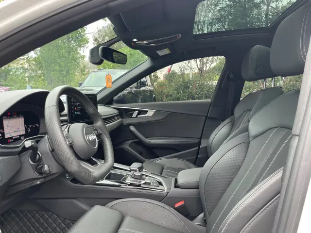 Audi A4L — Фото автомобиля 5