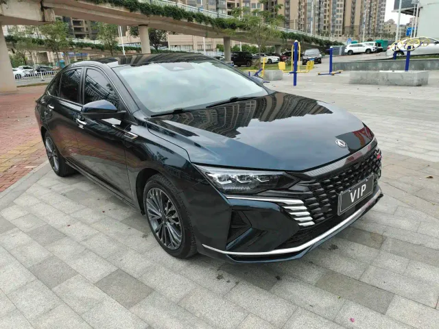 Dongfeng Yixuan MAX — Фото автомобиля 3