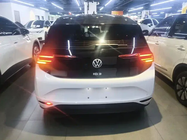 Volkswagen ID.3 — Фото автомобиля 5