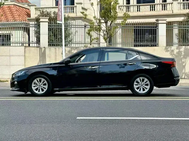 Nissan Teana — Фото автомобиля 8
